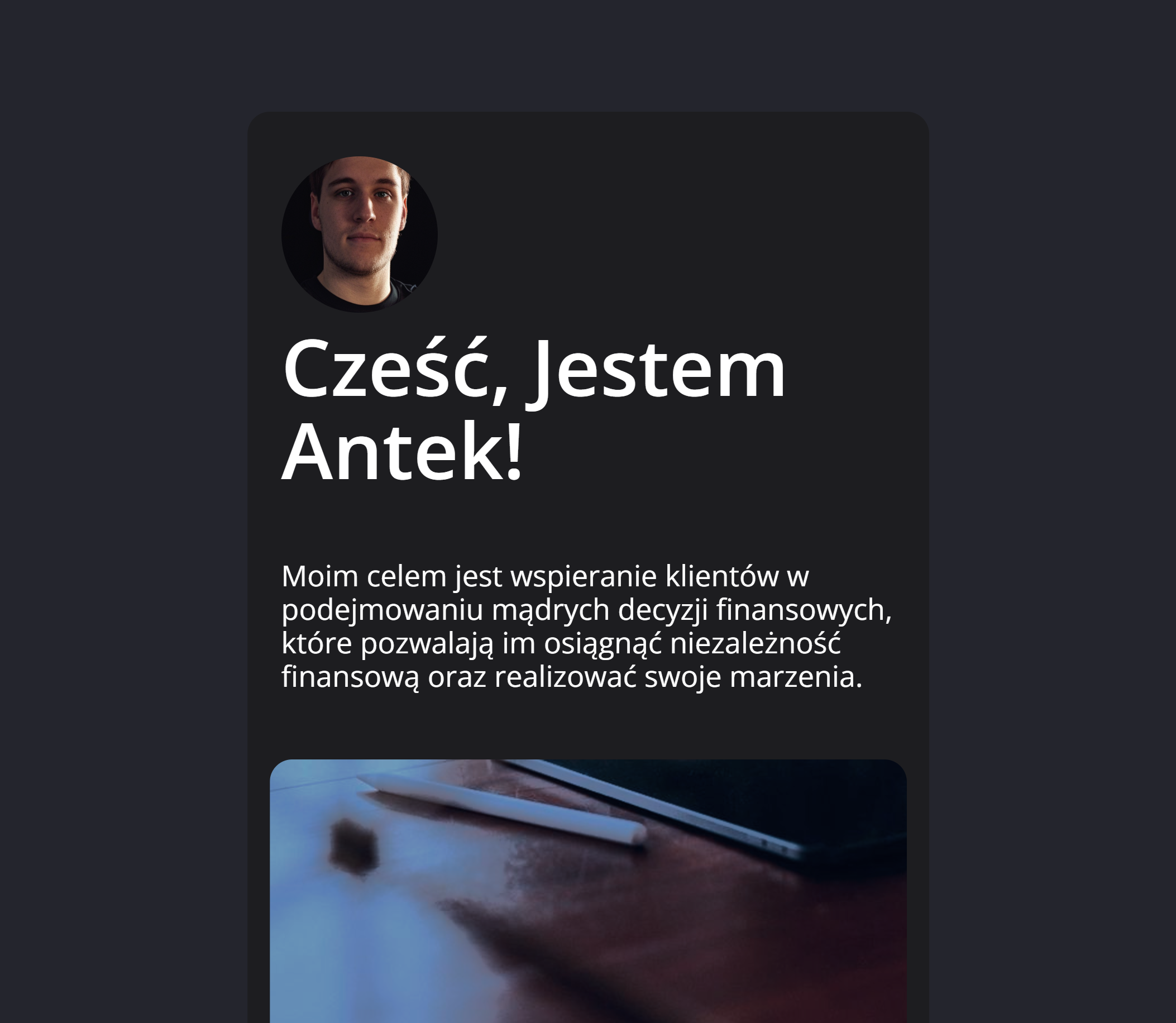 Zdjęcie które pokazuje wykonaną realizację strony online. Jest to Zdjęcie strony "Interpol.webflow.io"